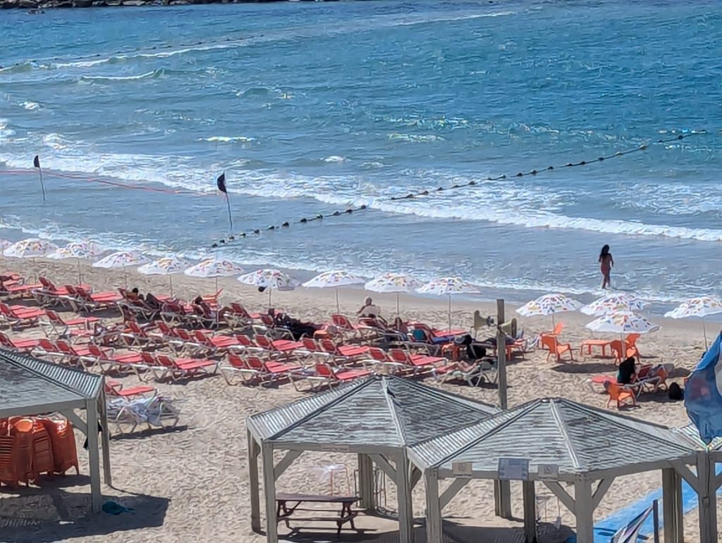 tel aviv beach sitting area off hayarkon street