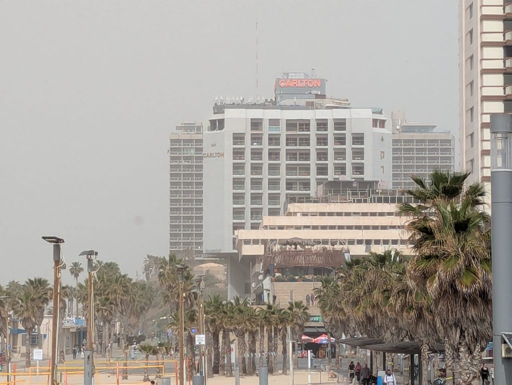 cartlon hotel tel aviv beach day time