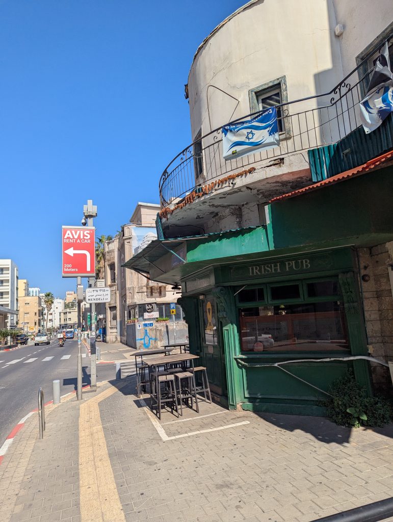 molly blooms irish pub near tel aviv beach