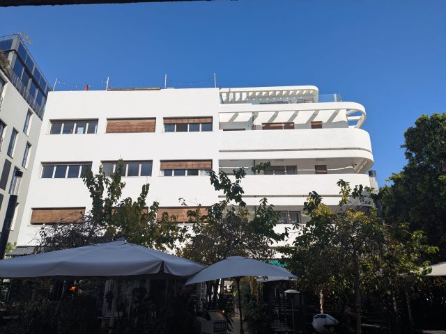 Bahaus in Tel Aviv: Why Tel Aviv’s “White City” is the Coolest Bahaus Architecture You’ll Ever See