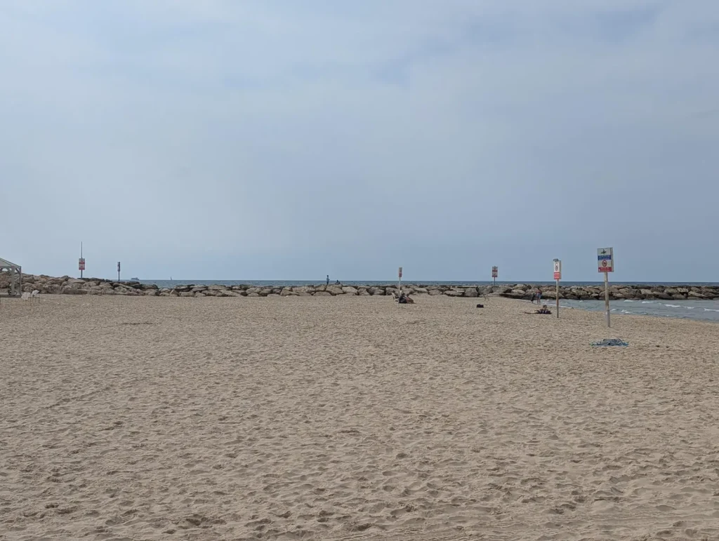 Sand and breakwater at Banana Beach