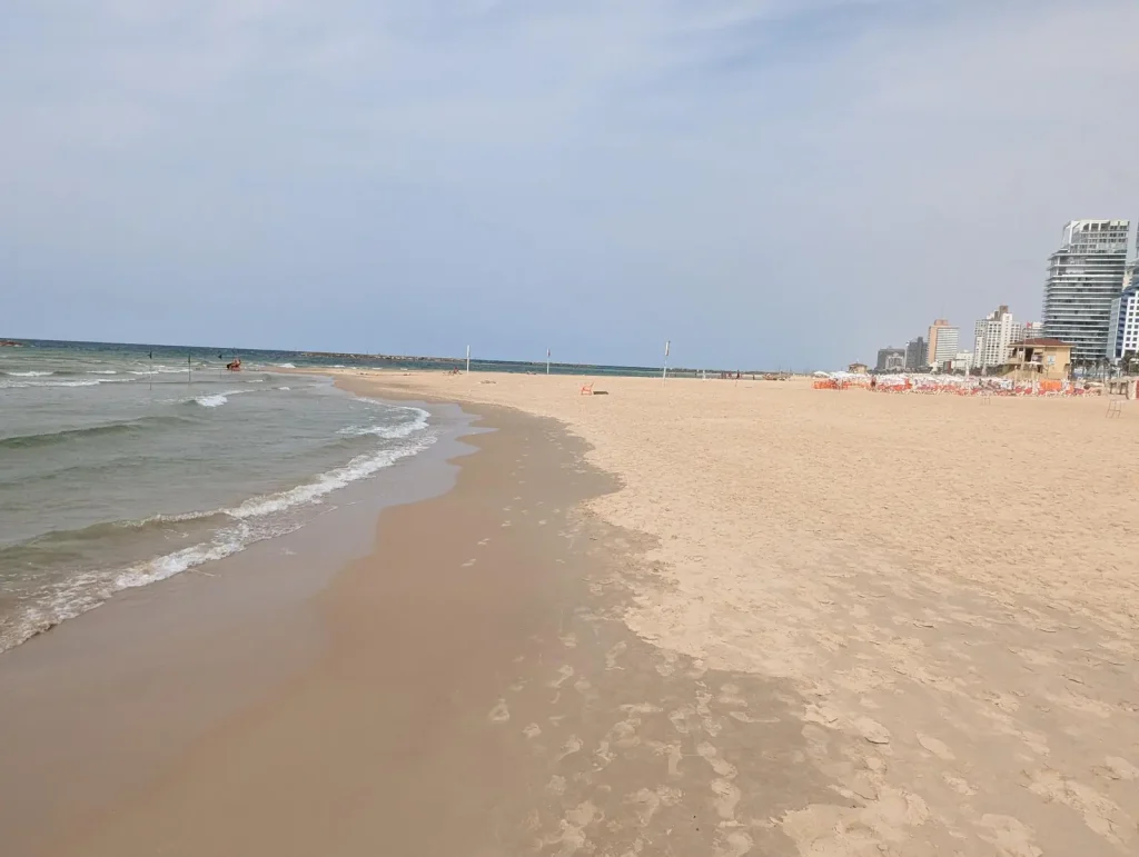 Shoreline at Banana Beach looking north along the coast
