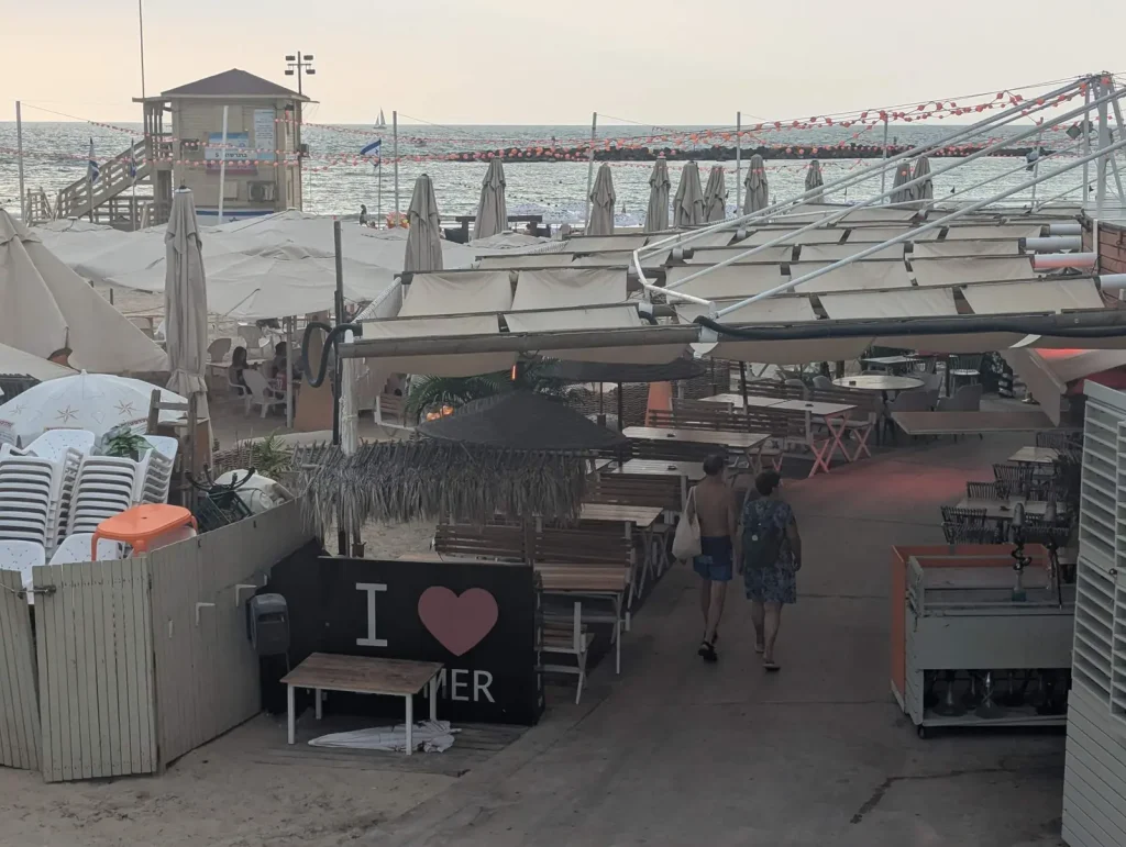La Mer beach restaurant with its I love summer sign on Bograshov Beach