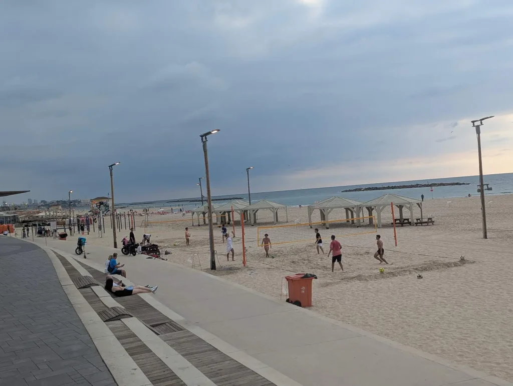 Public beach volleyball courts between Gordon and Frishman beaches