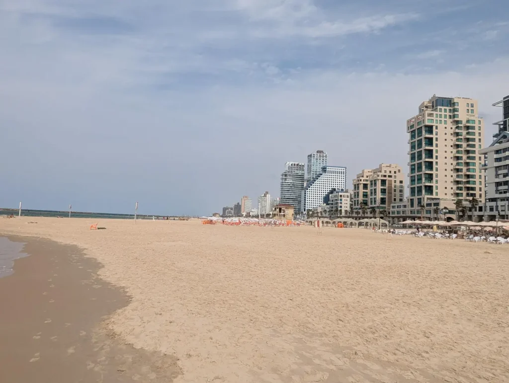Shoreline running north from Jerusalem Beach